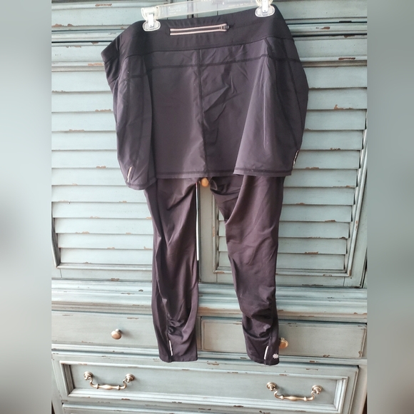 Athleta Black Skirted Leggings - Picture 3 of 3